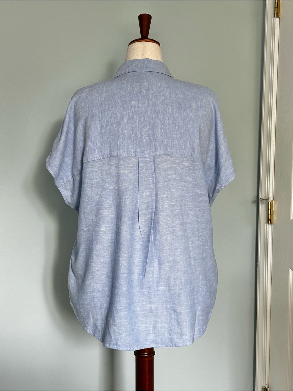 Banana Republic Women's Linen-Blend Popover Shirt, size Large - Picture 6 of 10